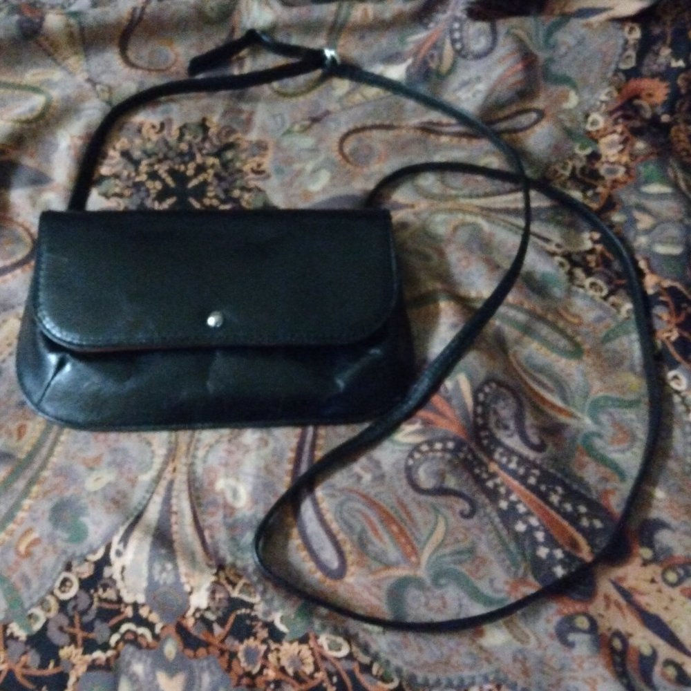 ❤️HOBO INTERNATIONAL Black Leather Crossbody ID Mini Purse
